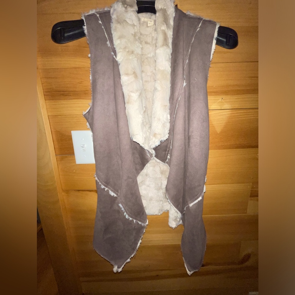 Women’s suede vest. Size medium